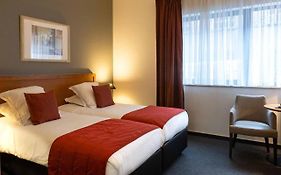 Budget Rooms By Ghent River